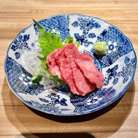 炭火焼肉寅二郎 - 黒毛和牛牛刺し