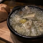 MILLE FIORI - 広島産牡蠣、カマンベールチーズのアヒージョ