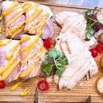 新宿 葡庵 - レバーパテ、キウイソースを使った鶏ハム、きよみちゃんみかんソースを使った豚ハム