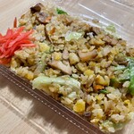 いぶき - 持ち帰ったチャーハン（800円）。