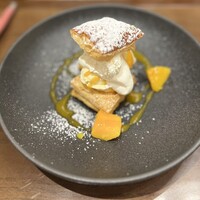 BISTRO DOUBLE -  BISTRO DOUBLE -