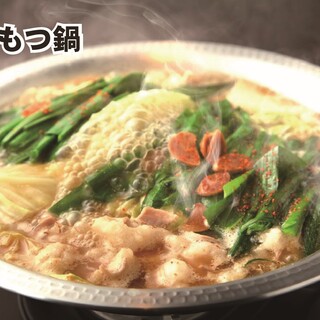 コラーゲン水炊き鍋や、地鶏×魚介出汁の炙りもつ鍋もオススメ♪