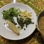 ムガル - 薬味はリクエスト制との事