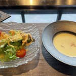 鉄板焼 「金葉亭」 - キャベツのスープとサラダ