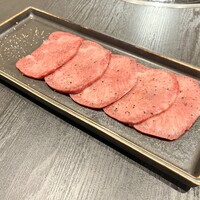 上タン