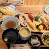海鮮割烹あたご - 令和6年6月 ランチタイム(11:30〜14:00)
にぎり寿司ランチ 税込1870円
にぎり寿司8貫、巻き寿司1切れ、天ぷら盛り合わせ、茶碗蒸し、サラダ、お吸い物