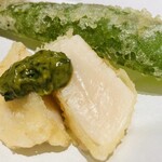 京橋 天冨良と鮨 いしい - 帆立(春菊の味噌)、万願寺とうがらし