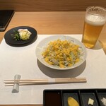 紀尾井町 とんかつ・洋食ひとみ - サラダ、お新香付