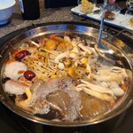 和牛すき焼き鍋くもまつ - 