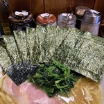 横浜家系ラーメン 三郷家 - 海苔増しは5枚100円。