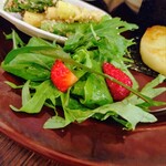 ノガケ - イチゴとバジルのサラダ
