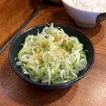 横浜家系ラーメン 三郷家 - 薬味ネギ100円（別皿）
