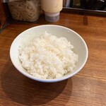 横浜家系ラーメン 三郷家 - ライスは無料＆食べ放題。