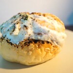 ザ パン屋 ブルーベリー - ・海老とゴロゴロガーリックブロッコリー 360円/税込