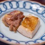 よし町 - 2024.6 10日寝かせた胸肉とモモ肉（ホロホロ鳥）