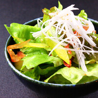 にくだらけサラダ