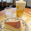 ドトールコーヒーショップ - ベイクドチーズケーキ(470円)、みかんヨーグルンM(540円)