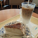 ドトールコーヒーショップ - 黒糖ミルクレープ(450円)、アイスラテ(390円)(レギュラーサイズ)