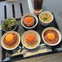 #ヒロキヤ六本木 - 【#選べるミニユッケ丼】
                    『味噌ユッケ』
                    『塩ユッケ』
                    『タレユッケ』
                    『飲めるユッケ』
                    『スープ』
                    『サラダ』