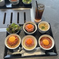 #ヒロキヤ六本木 - 【#選べるミニユッケ丼】
                    『味噌ユッケ』
                    『塩ユッケ』
                    『タレユッケ』
                    『飲めるユッケ』
                    『スープ』
                    『サラダ』