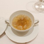 CHIUnE - サマートリュフと鳥のコンソメスープ