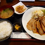 憩い家 彩羽 - 生姜焼き定食980円税込