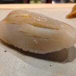 すしやのたい悟 - 「平貝」の握り