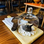 Duesta - 理科実験みたいなガラス容器に入ったトリュフ