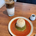 UNITY CAFE - アイスほうじ茶ラテ 650円、抹茶プリン+アイスクリーム 750円（いずれも税込）