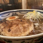 下品なぐらいダシのうまいラーメン屋 - 