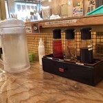 下品なぐらいダシのうまいラーメン屋 - 