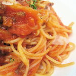 オステリア アックアインボッカ - パスタランチ1480円：和牛ひきにくとキャベツのトマトソース