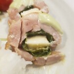 キッチン ブルー グローブ - 持とうとすると、チーズが飛び出します