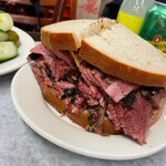 KATZ'S DELICATESSEN - 
