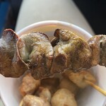 ワタナベ食品 直売店 - 2024/06/12
      火水16:00〜やきとり100円セール
      やきとり ✳︎全て塩
      ・もも
      ・ももニンニク
      ・レバー
      ・テール（ぼんじり）
      ・つくね
      各100.44円
      合計 502.2円