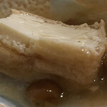 焼きもの家 慶 - お通しのツルッとプリっとした厚揚げとなめこと出汁がベストマッチ。このところパスタのマヨネーズ和えとか手抜きのが続いていたので美味しうれしい^_^