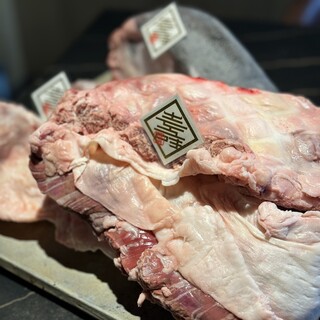精選新鮮和牛舌、和牛腹肉‼︎