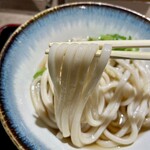 絵空事 - 米粉なのにコシのしっかりあるうどん。