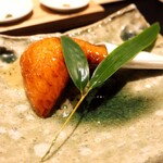 おみ乃 椿 - 新生姜とヤングコーンを詰めた手羽先