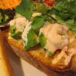 トリーツアンドカンパニー - エビとアボカドのトルティーヌ