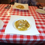 OSTERIA NAKANO - 鶏肉のフェットチーネ　　鶏肉沢山ありカレーのスパイスさが美味しかった　パンまたはスプーンで皿を空にしたかった