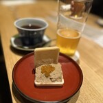 くわせ屋 - 白レバーのモナカ。