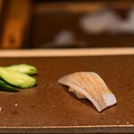 寿司つばさ - キス