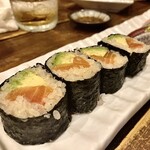 すし酒場 魚あるき - 「サーモンアボカド細巻き（税込￥480）」
