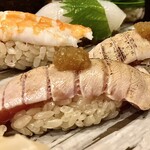 すし酒場 魚あるき - 「炙り中トロ（税込￥440）」「海老（税込￥180）」