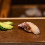 寿司つばさ - 鯛(この子だけは普通（笑）