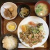 お食事茶屋 やまよし - 生姜焼き定食。小うどんまで付いているにはビックリ。