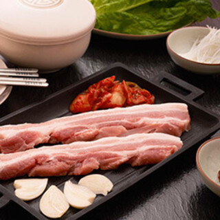 絶品生サムギョプサル☆こだわりの食材や調理法で本場の味を堪能