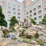 ファンタジースプリングス・レストラン - ローズコートガーデン