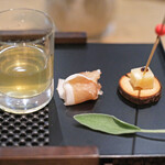 ラ・グランド・メゾンTOKYO - ランチコース 7865円 のウエルカムオードブル サプライズボックス